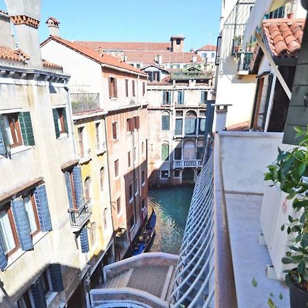 Ai Bareteri Luxury Canal View Venedig Eksteriør billede