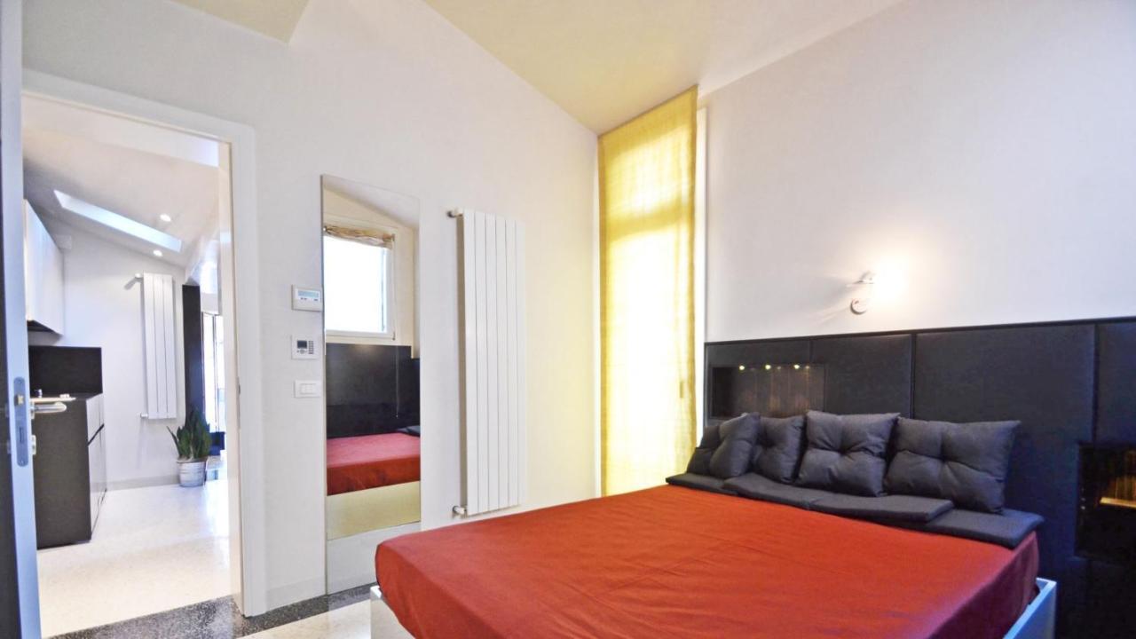 Ai Bareteri Luxury Canal View Venedig Eksteriør billede
