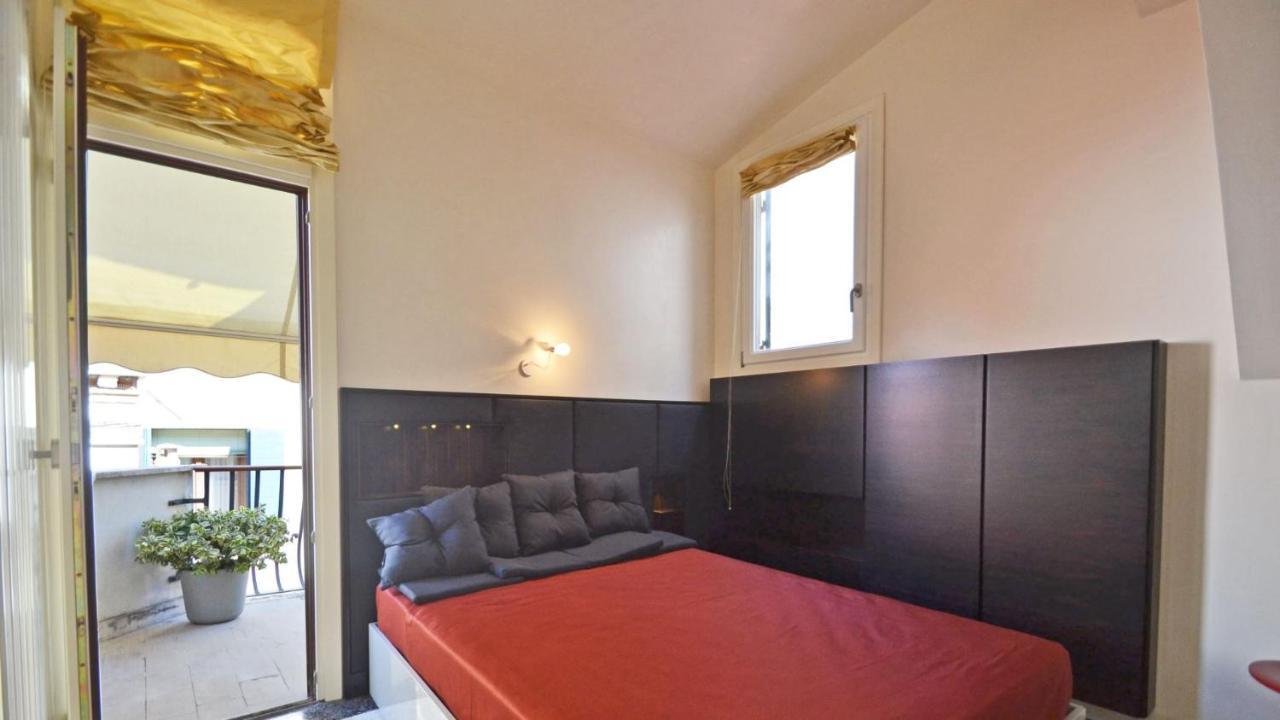 Ai Bareteri Luxury Canal View Venedig Eksteriør billede